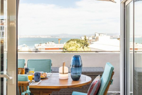 Chic TM Penthouse with a Terrace and River View
